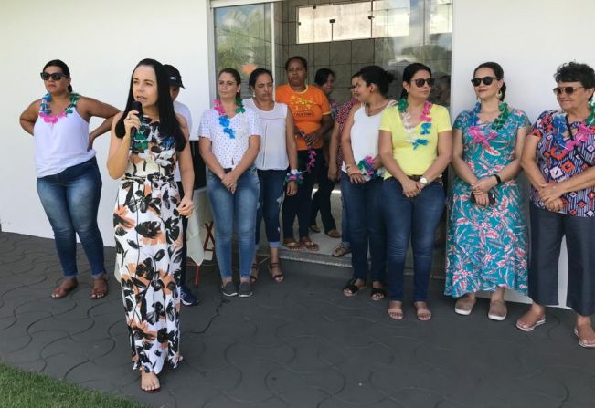 Assistência Social comemora o Dia da Mulher em ritmo tropical