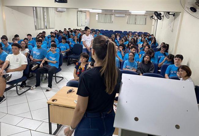 Saúde de Paraguaçu realiza ação de prevenção com alunos da ETEC 