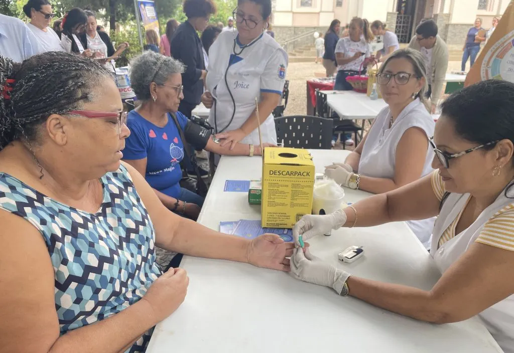 Diabetes e Hipertensão - a prevenção começa no controle e aferição