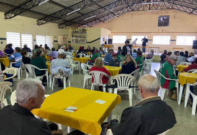 Bingo e descontração marcam início das comemorações da semana do idoso em Paraguaçu