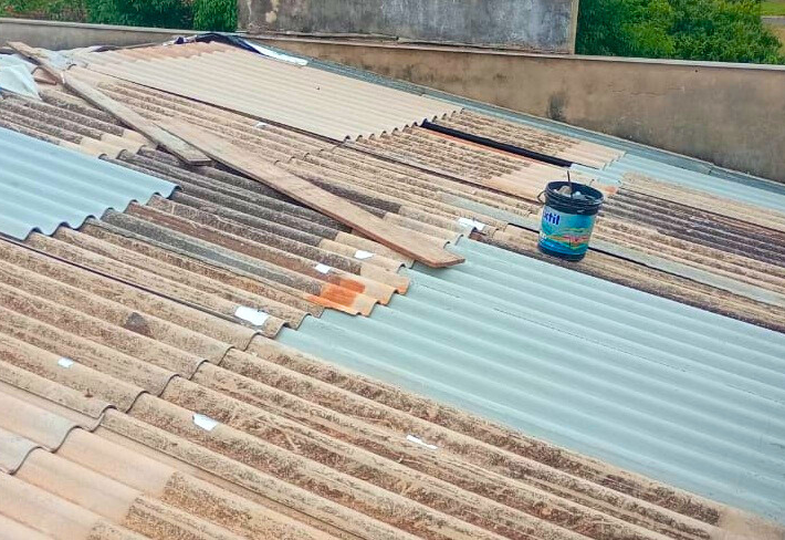 Escola Municipal de Música tem telhado recuperado após forte temporal