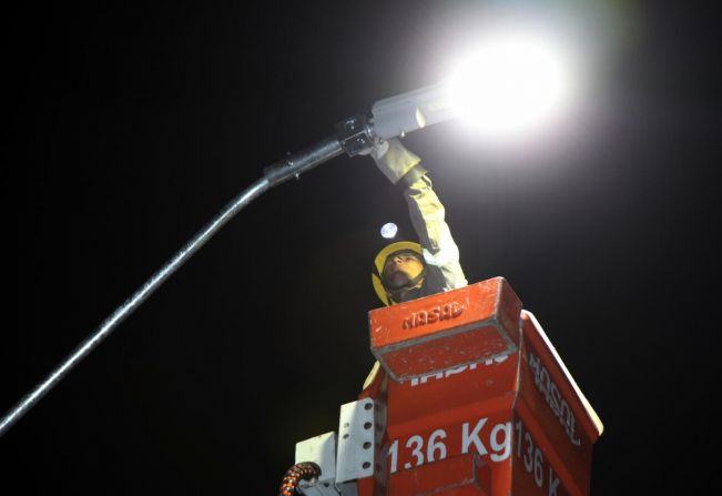 Prefeita tem aprovado projeto para substituir lâmpadas comuns por LED