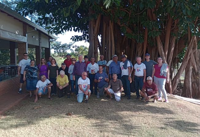 Grupo de Pais do CCI ganha dia de lazer e diversão em pousada de Iepê