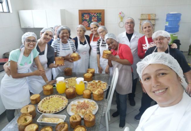 Curso de fabricação de panetones e doces natalinos.