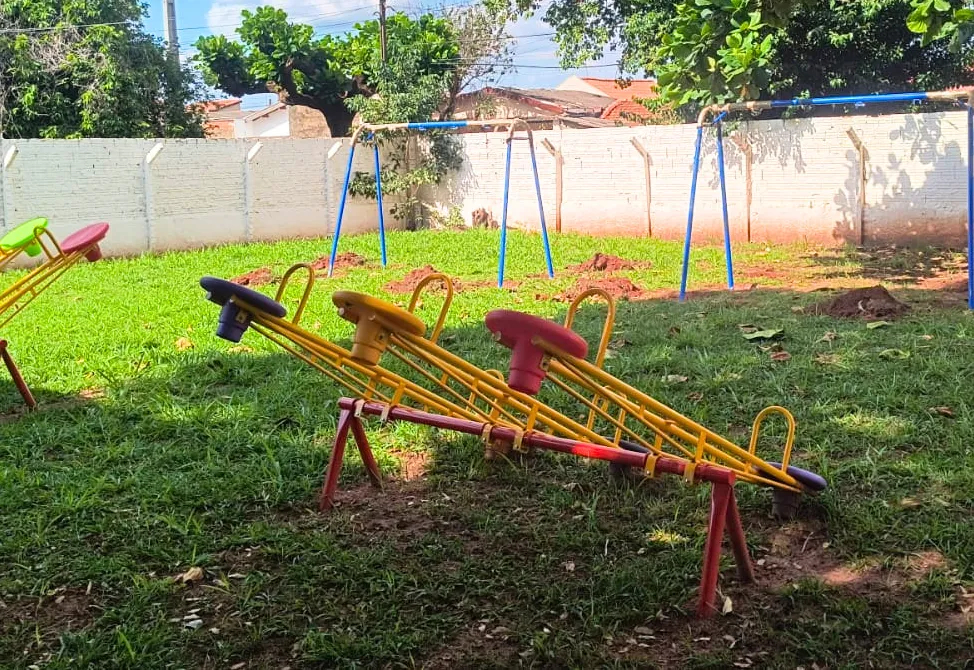 Mais alegria e desenvolvimento: novos brinquedos instalados na EMEF Prof. Antônio Mazzei