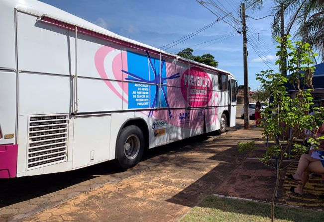 Ônibus de coleta de preventivos atende 90 mulheres em Paraguaçu Paulista 