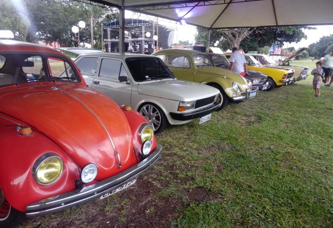6º Encontro de Carros Antigos reuniu expositores de toda a região em Paraguaçu Paulista