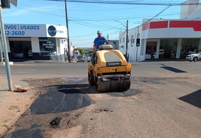 Operação Tapa Buracos segue em diversos bairros de Paraguaçu Paulista