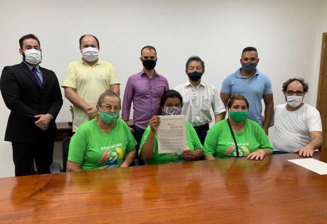 Prefeitura e Coopacam firmam contrato para coleta seletiva