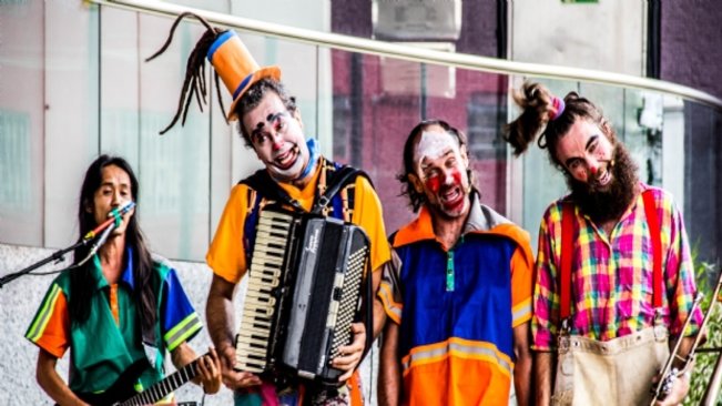 Tem teatro na Praça, dia 18