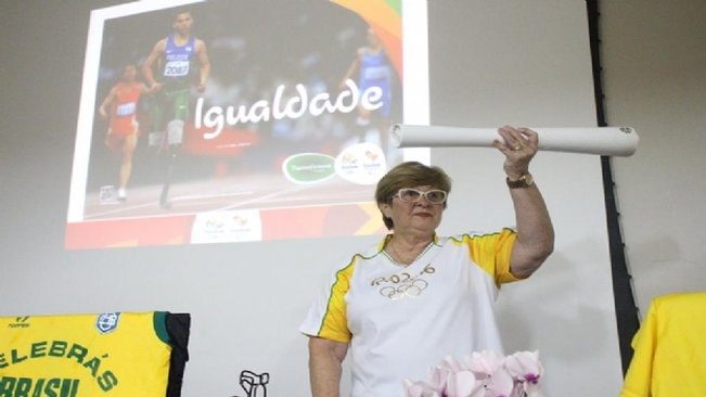 Elzinha Pacheco é homenageada pelo Conselho de Educação Física do Estado de SP