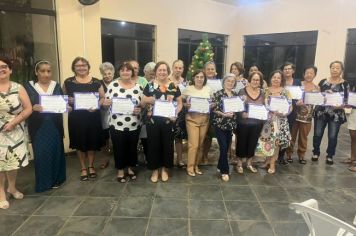 Foto - Espaço Qualifica entrega certificados a concluintes de cursos de capacitação profissional