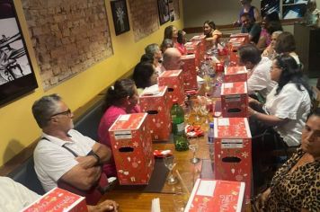 Foto - Idosos dos CRAS participam de confraternização para encerramento das atividades de 2023