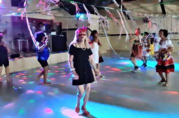 Foto - CCI de Paraguaçu festeja o Carnaval das Antigas