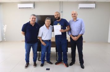 Foto - Prefeitura Municipal entrega certificados a concluintes de cursos realizados em parceria com o Senai