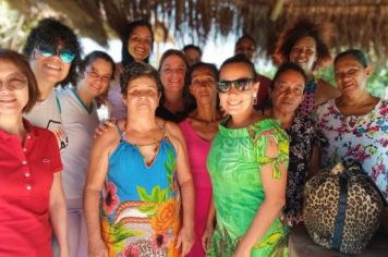 Foto - Integrantes dos grupos de Fortalecimento de Vínculos dos CRAS participam de confraternização