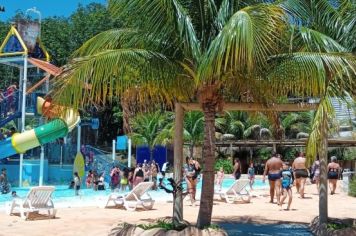 Foto - Crianças atendidas nos projetos da Assistência Social realizam passeio de encerramento das atividades do ano