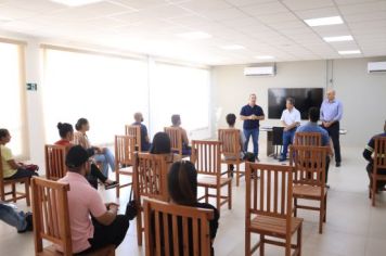 Foto - Prefeitura Municipal entrega certificados a concluintes de cursos realizados em parceria com o Senai
