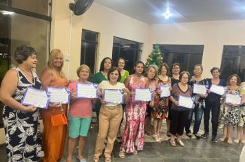 Foto - Espaço Qualifica entrega certificados a concluintes de cursos de capacitação profissional