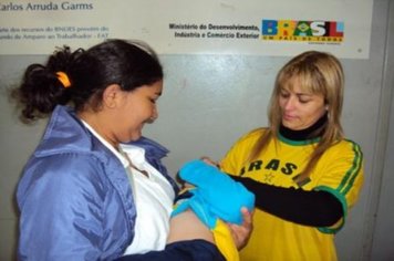 Foto - VACINAÇÃO CONTRA A PARALISIA INFANTIL EM PARAGUAÇU