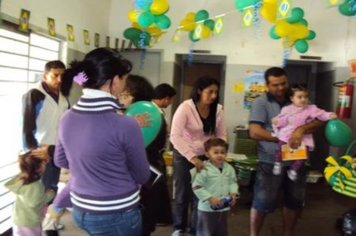 Foto - VACINAÇÃO CONTRA A PARALISIA INFANTIL EM PARAGUAÇU