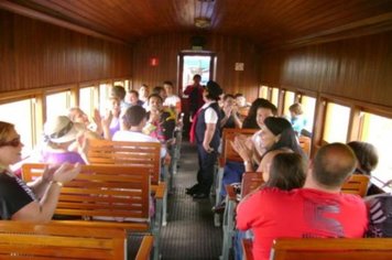 Foto - PASSEIO DO TREM TURÍSTICO DIA 09 DE MAIO - DOMINGO - DIA DAS MÃES
