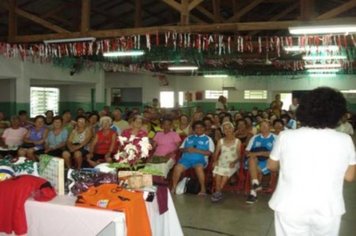 Foto - Entrega Uniformes para o Centro de Convivência do Idoso - CCI