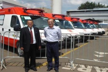 Foto - Entrega da SAMU ao prefeito Ediney em Tatuí