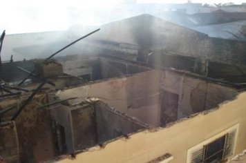 Foto - Incêndio no centro da cidade