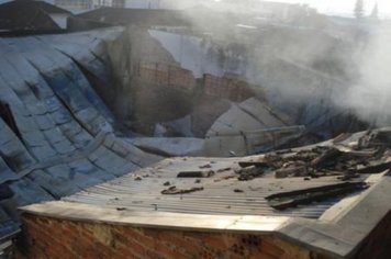 Foto - Incêndio no centro da cidade