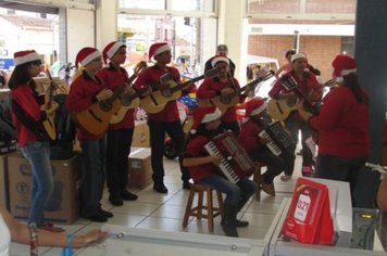 Foto - Ponto de Cultura levanto EnCantos de Natal pelas ruas da cidade