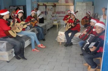 Foto - Ponto de Cultura levanto EnCantos de Natal pelas ruas da cidade