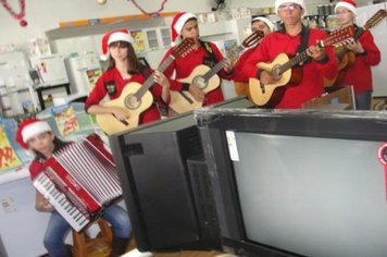 Foto - Ponto de Cultura levanto EnCantos de Natal pelas ruas da cidade