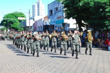 Foto - DESFILE DO ANIVERSÁRIO DA CIDADE - 2010 - 85 ANOS