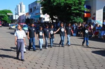 Foto - DESFILE DO ANIVERSÁRIO DA CIDADE - 2010 - 85 ANOS