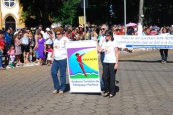 Foto - DESFILE DO ANIVERSÁRIO DA CIDADE - 2010 - 85 ANOS