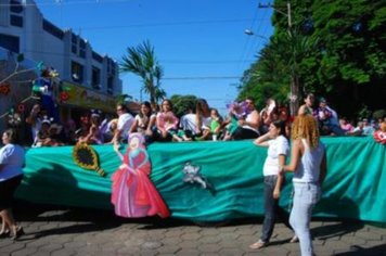 Foto - DESFILE DO ANIVERSÁRIO DA CIDADE - 2010 - 85 ANOS
