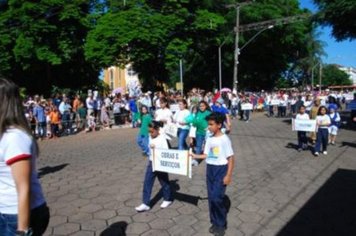 Foto - DESFILE DO ANIVERSÁRIO DA CIDADE - 2010 - 85 ANOS