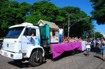 Foto - DESFILE DO ANIVERSÁRIO DA CIDADE - 2010 - 85 ANOS