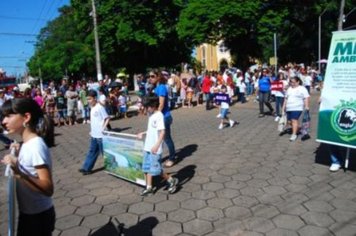 Foto - DESFILE DO ANIVERSÁRIO DA CIDADE - 2010 - 85 ANOS