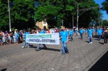 Foto - DESFILE DO ANIVERSÁRIO DA CIDADE - 2010 - 85 ANOS