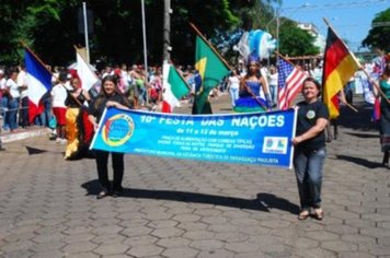 Foto - DESFILE DO ANIVERSÁRIO DA CIDADE - 2010 - 85 ANOS