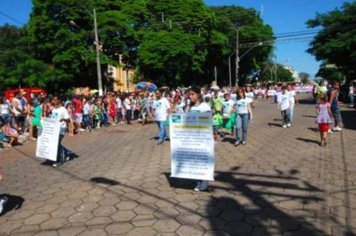 Foto - DESFILE DO ANIVERSÁRIO DA CIDADE - 2010 - 85 ANOS