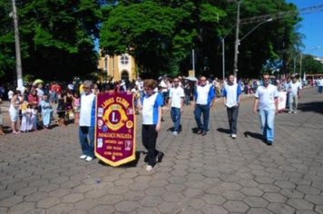Foto - DESFILE DO ANIVERSÁRIO DA CIDADE - 2010 - 85 ANOS