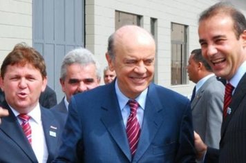 Foto - Entrega da SAMU ao prefeito Ediney em Tatuí