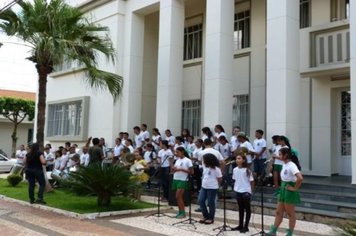 Foto - Show de Fanfarra e Dança