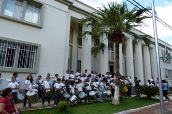 Foto - Show de Fanfarra e Dança