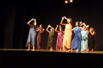 Foto - Show de Fanfarra e Dança