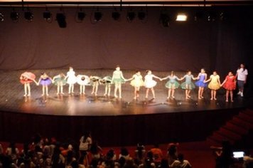Foto - Show de Fanfarra e Dança