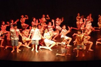 Foto - Show de Fanfarra e Dança
